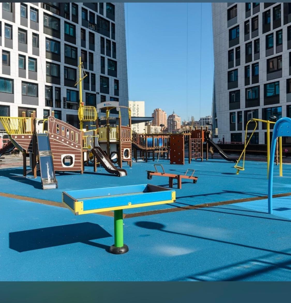 New Apart Lesi Ukrainky Blvd And Olimpiyska And Kreshchatyk And Manhattan City With Parking Kyiv Exterior photo